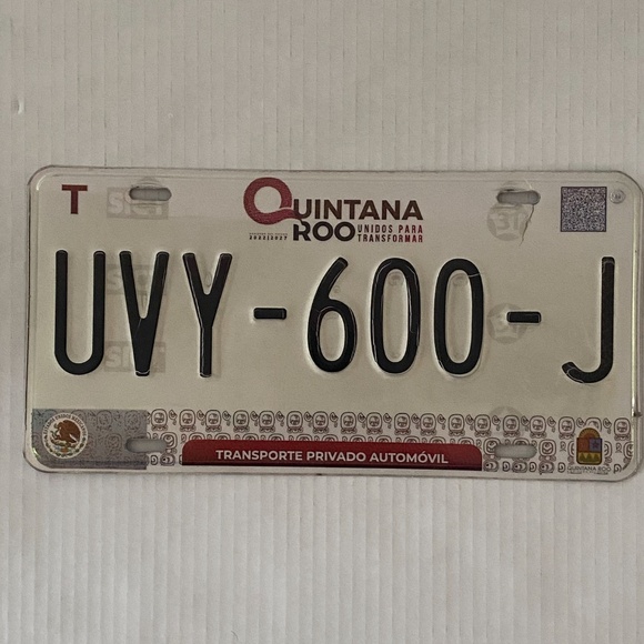 QUINTANA ROO CANCUN MEXICO PASSENGER LICENSE PLATE  [UVY-600-J] - Picture 1 of 2